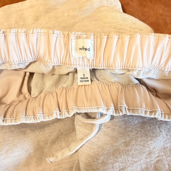 Wilfred Tan Linen Pants - Picture 2 of 2